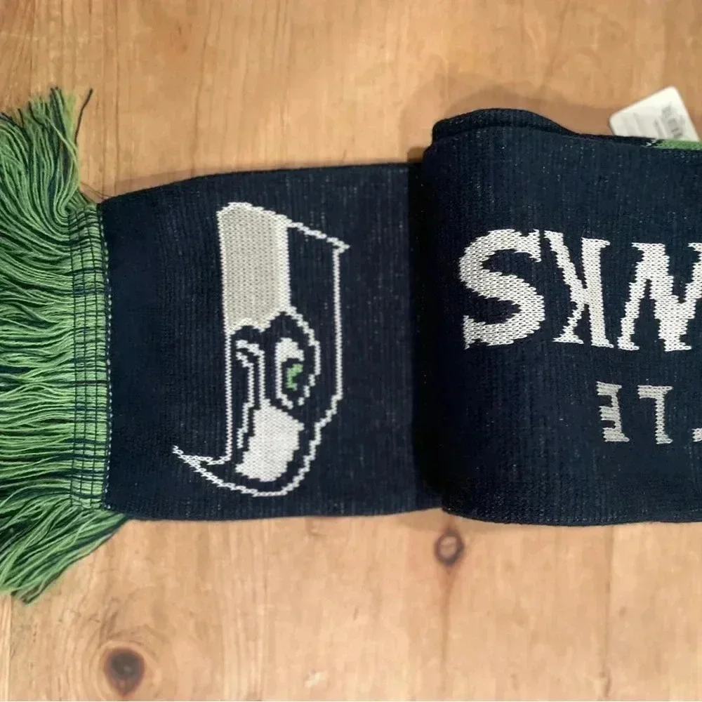NWT Forever Collectibles Seattle Seahawks NFL Scarf Unisex